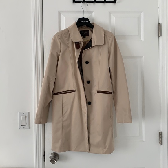 Trench Ceinturé à Volants Cole Haan - Taille XS - Orange - Neuf Avec étiquettes
